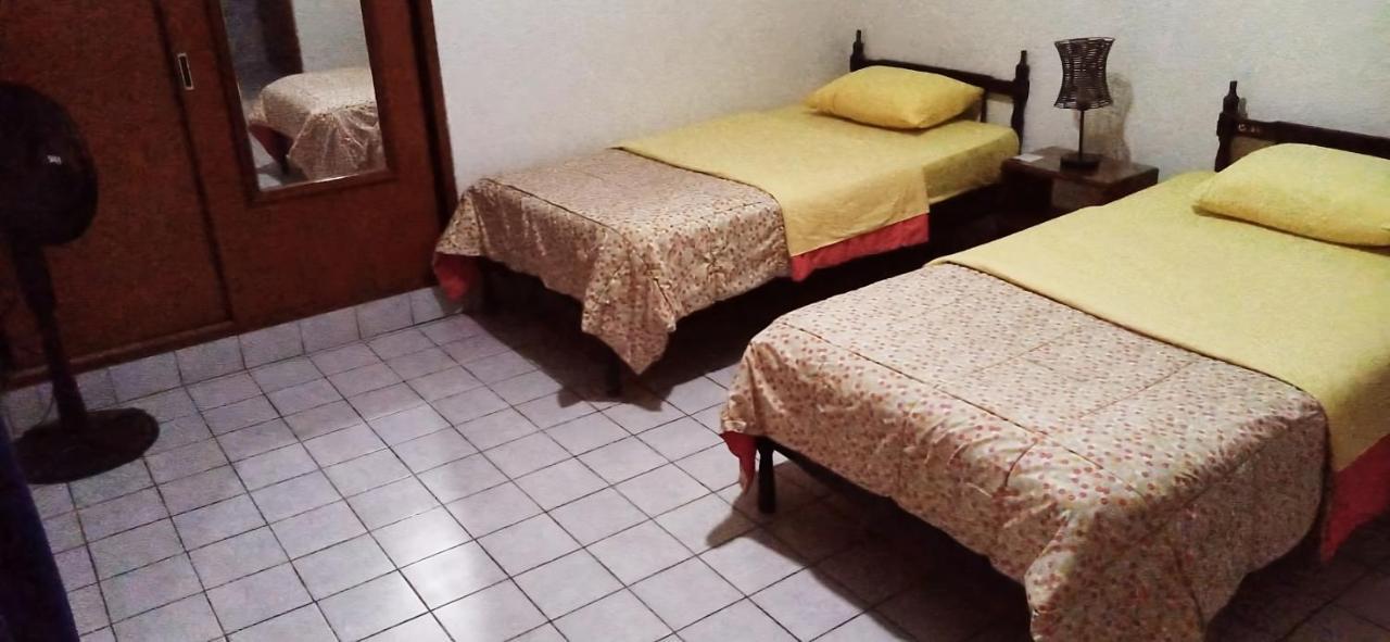 Hostal Iberia Талара Екстер'єр фото